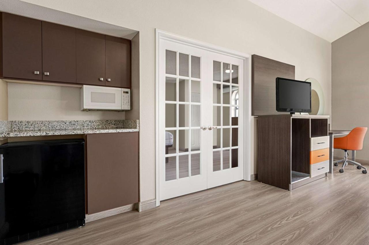 La Quinta Inn Lexington-Horse Park Esterno foto